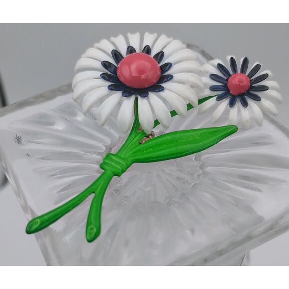 Vintage Jewelry - Vintage Daisy Brooch